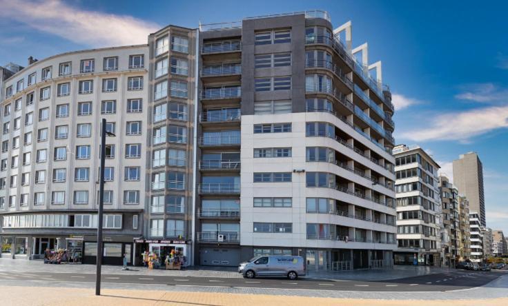 Apartment Maritime View At Commodore Oostende Eksteriør bilde
